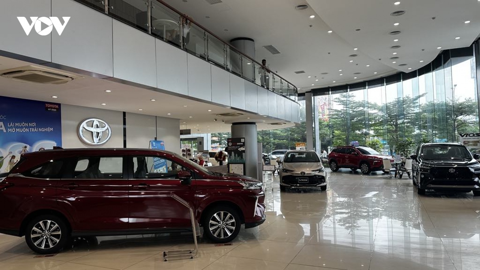 Hạn mức tiêu thụ nhiên liệu mới khiến 96% các mẫu xe chạy xăng phải dừng bán