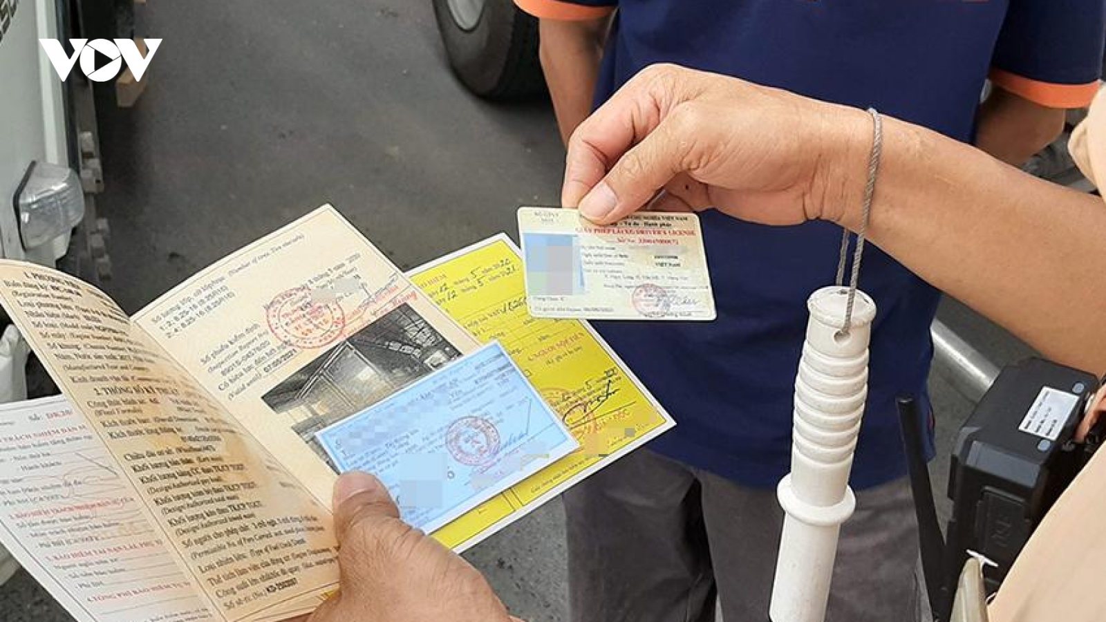 Từ tháng 7/2024, tham gia giao thông phải có đủ 6 loại giấy tờ