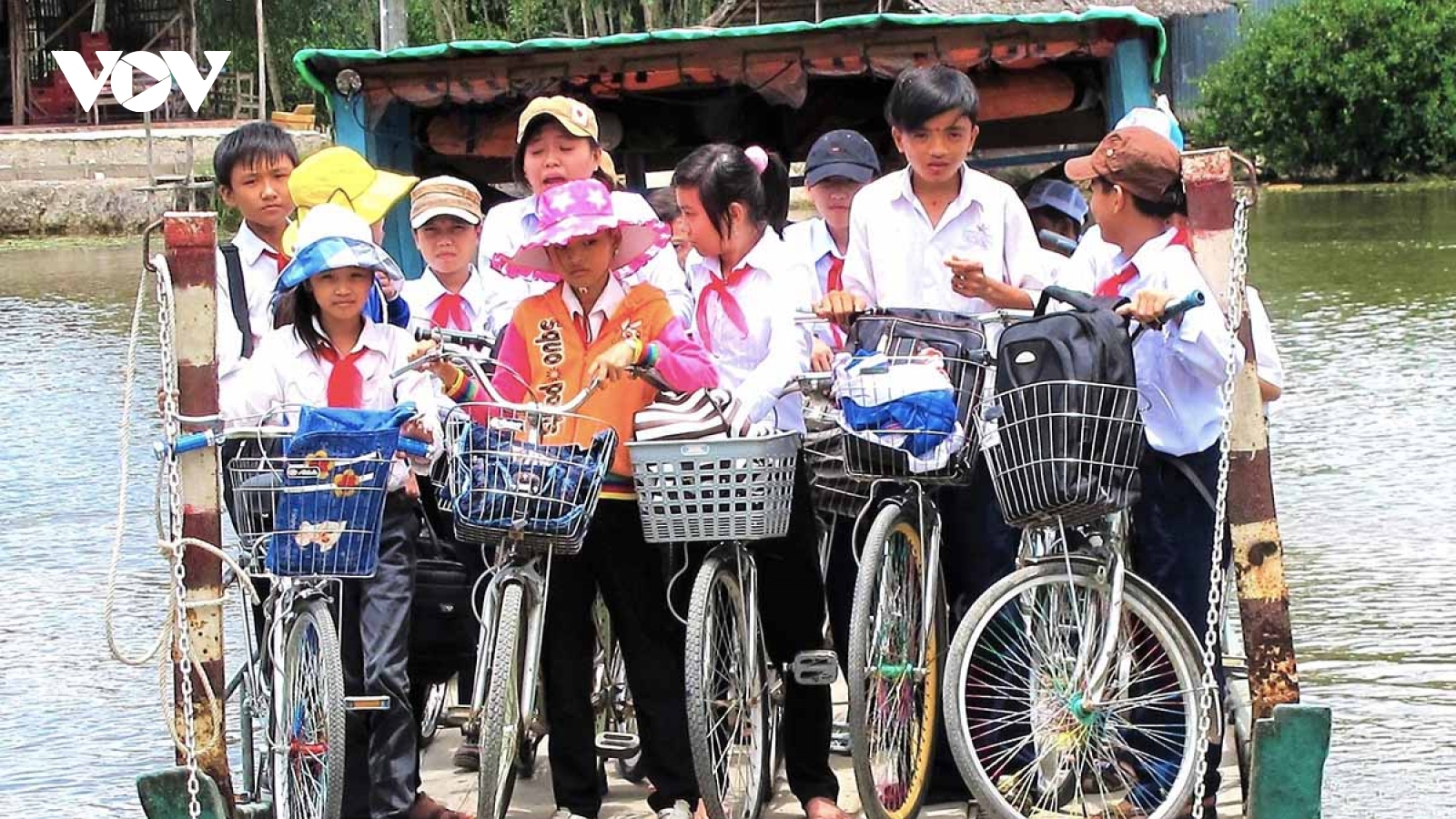 Cà Mau hỗ trợ gạo cho 190 học sinh vùng đặc biệt khó khăn