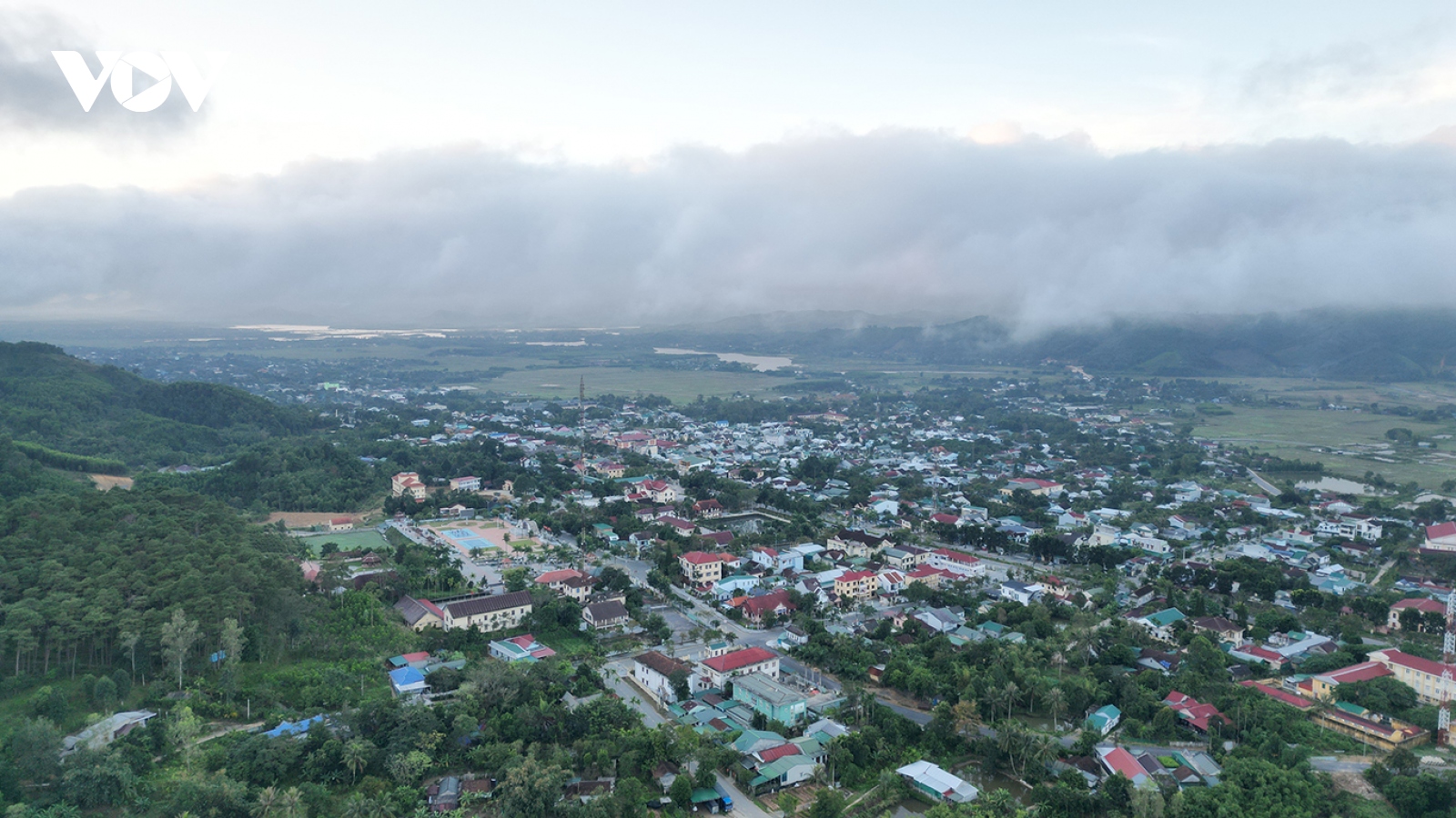 Huyện miền núi A Lưới, tỉnh Thừa Thiên Huế được công nhận thoát nghèo