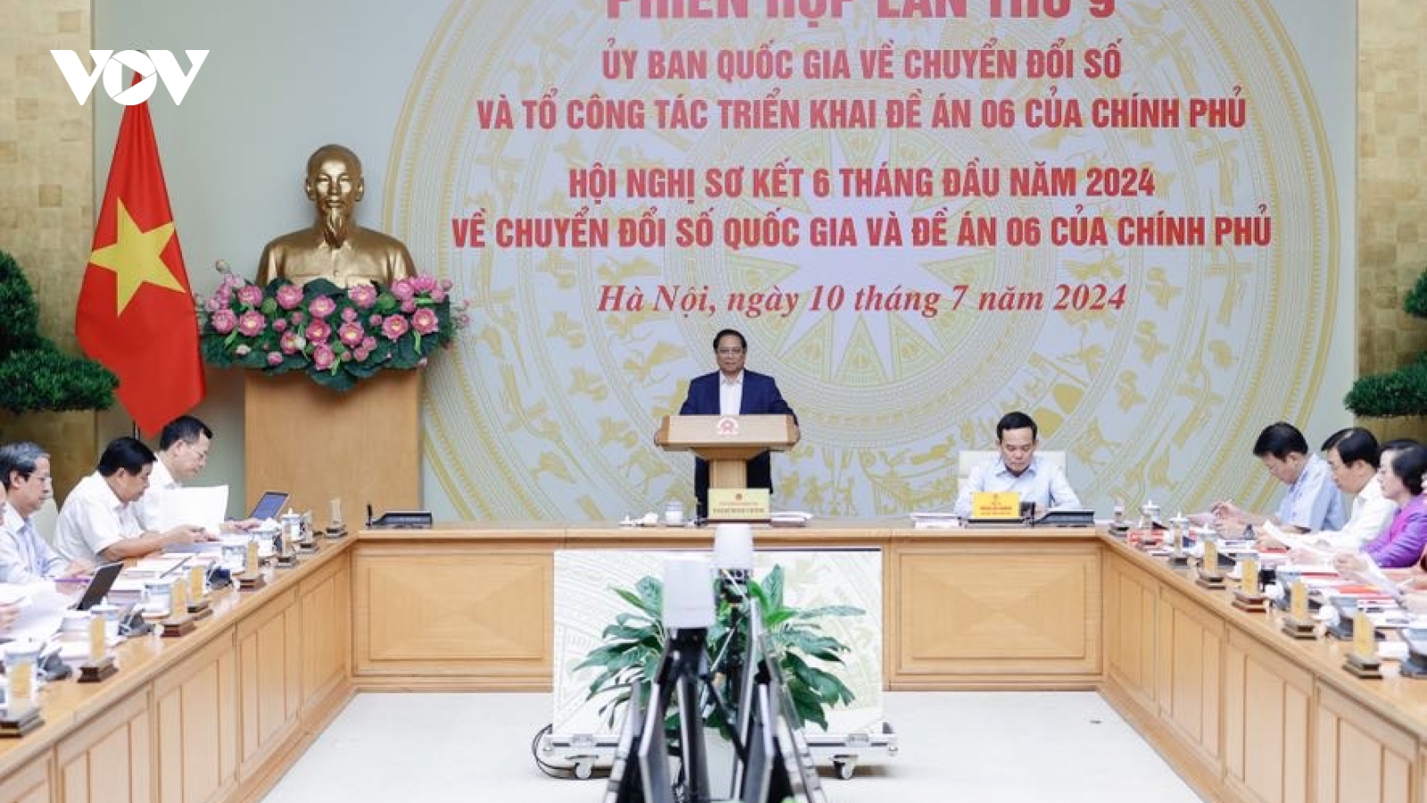 Thủ tướng yêu cầu thúc đẩy mạnh mẽ động lực chuyển đổi số