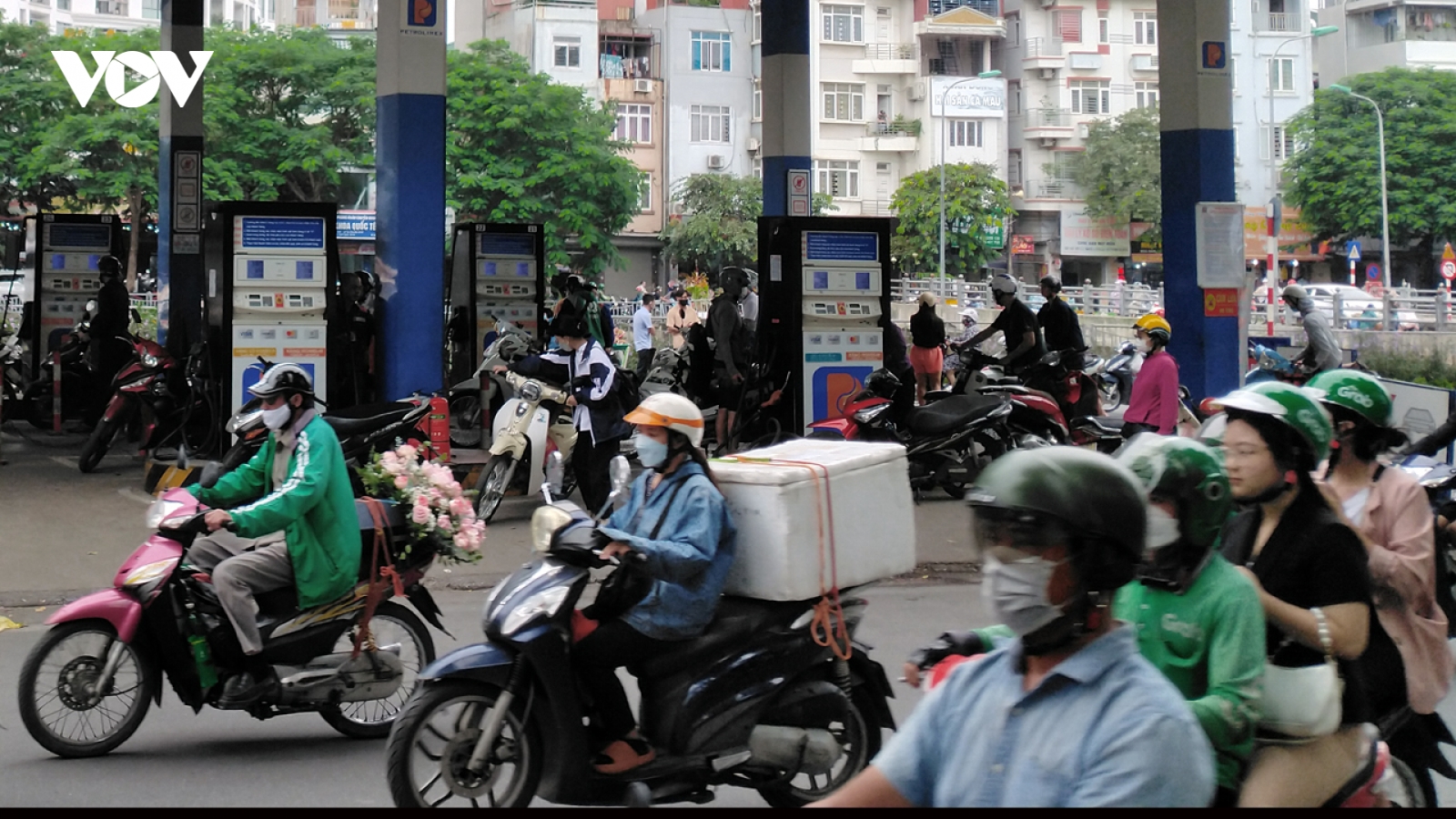 Sửa Nghị định kinh doanh xăng dầu: DN tự định giá không vượt quá khung quy định