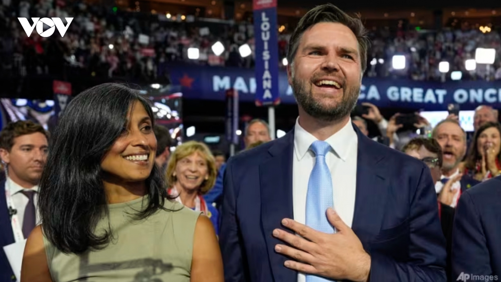 JD Vance - từ người chống đối thành ứng viên Phó tổng thống Mỹ của ông Trump