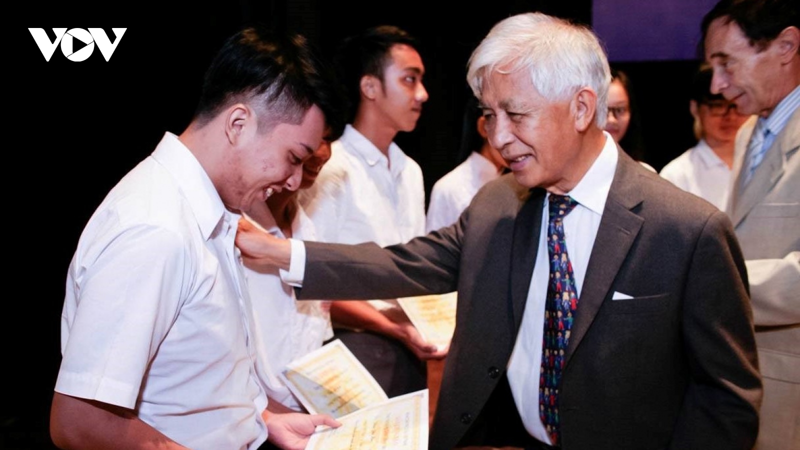 Giáo sư Trần Thanh Vân - bền bỉ “ươm mầm” trong lĩnh vực khoa học