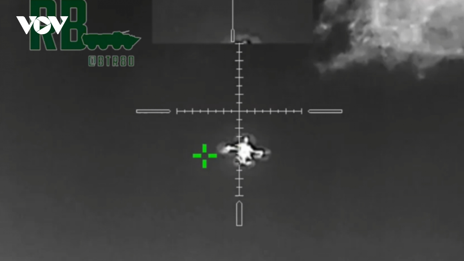 Cận cảnh lính Nga bắn hạ UAV Ukraine bằng súng trường