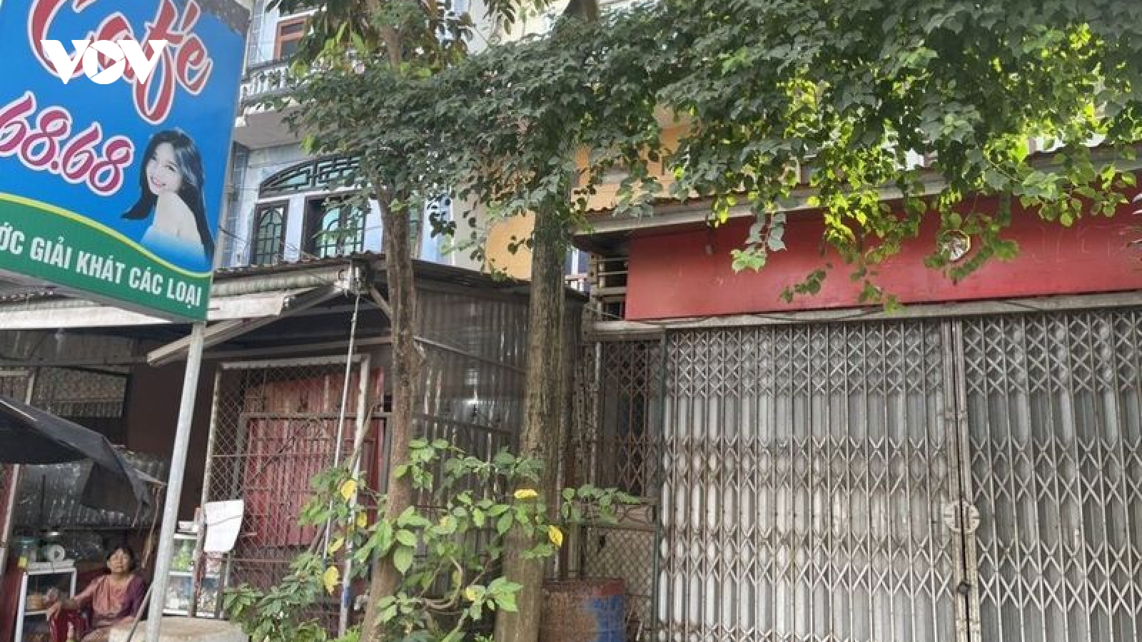 Nóng 24h: Điểm chứa mại dâm núp bóng quán cà phê thư giãn