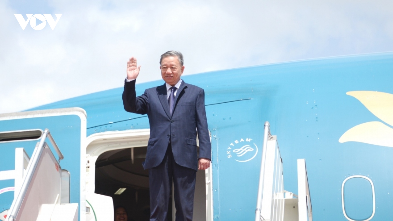 Vietnamese President starts State visit to Cambodia