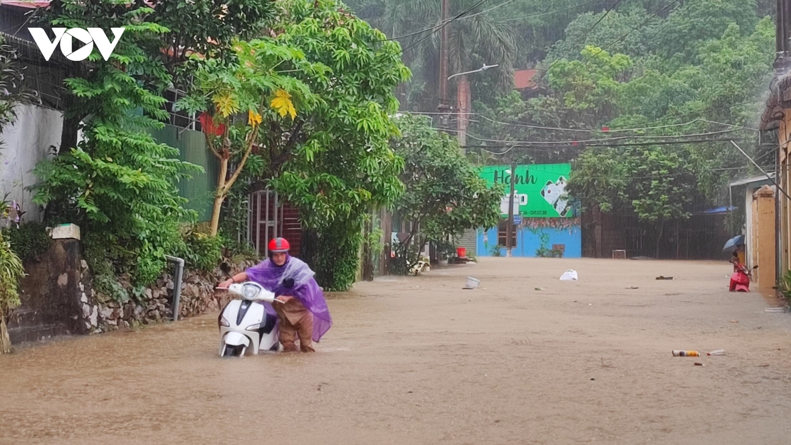 Mưa lớn khiến nhiều điểm tại thành phố Lạng Sơn ngập úng cục bộ