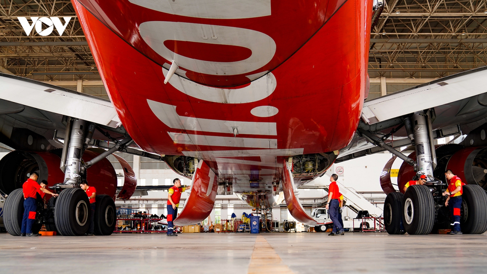 Vietjet trao Thoả thuận tăng cường kết nối vận tải hàng không Việt Nam – Lào