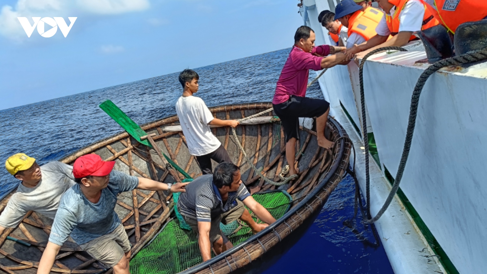 Phối hợp tuyên truyền, xây dựng “thế trận lòng dân” bảo vệ vững chắc biển đảo