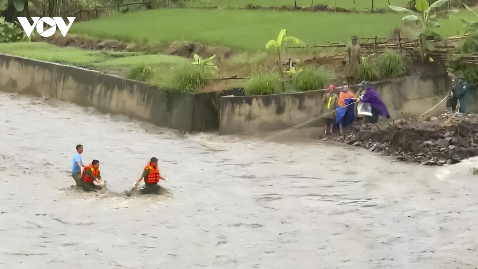 Tìm thấy thi thể người dân bị lũ cuốn trôi ở Mường Chà (Điện Biên)