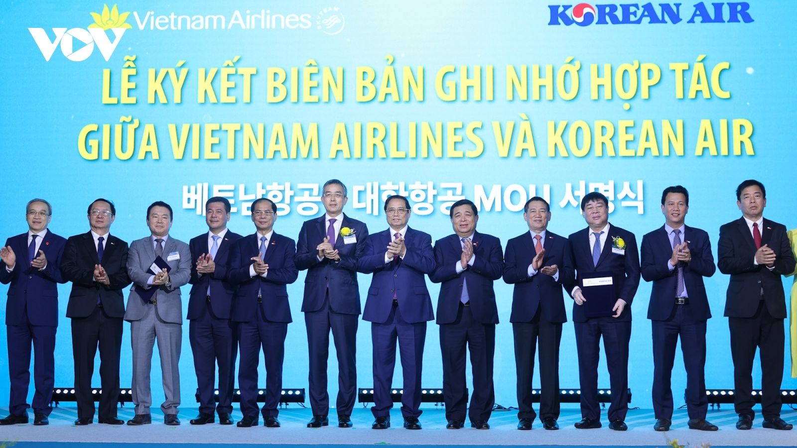 Thủ tướng dự kỷ niệm 30 năm Vietnam Airlines mở đường bay thẳng tới Hàn Quốc