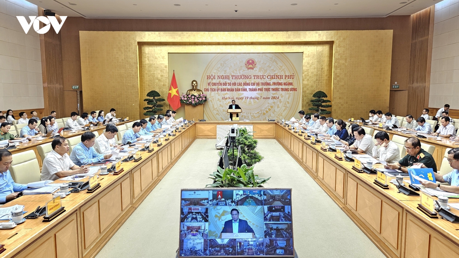 Thủ tướng yêu cầu chuyển đổi số không "thí điểm" nữa mà phải tăng tốc, bứt phá
