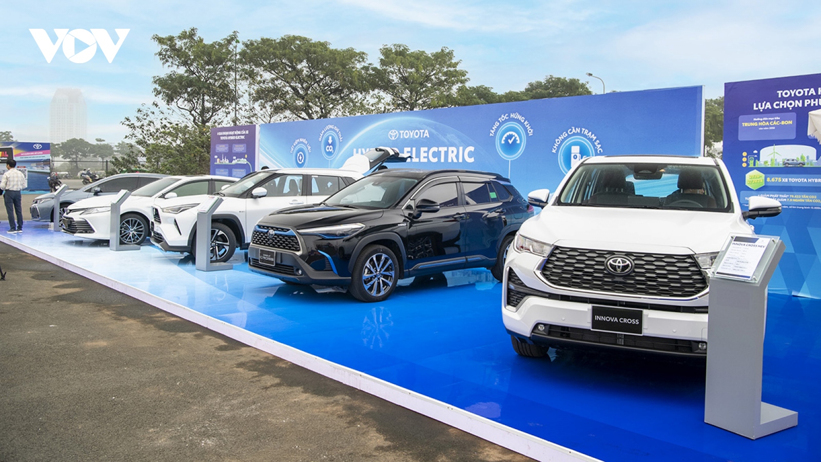 Toyota đạt doanh số hơn 23.000 xe, đứng Top 1 thị trường Việt nửa đầu 2024