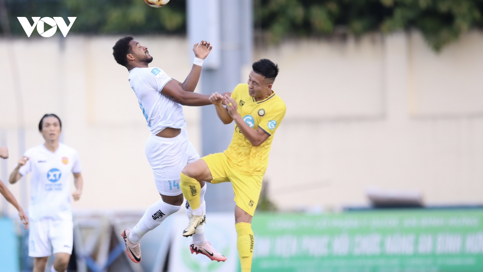Trực tiếp Thanh Hóa 0-1 Nam Định: Bàn thắng cho đội khách
