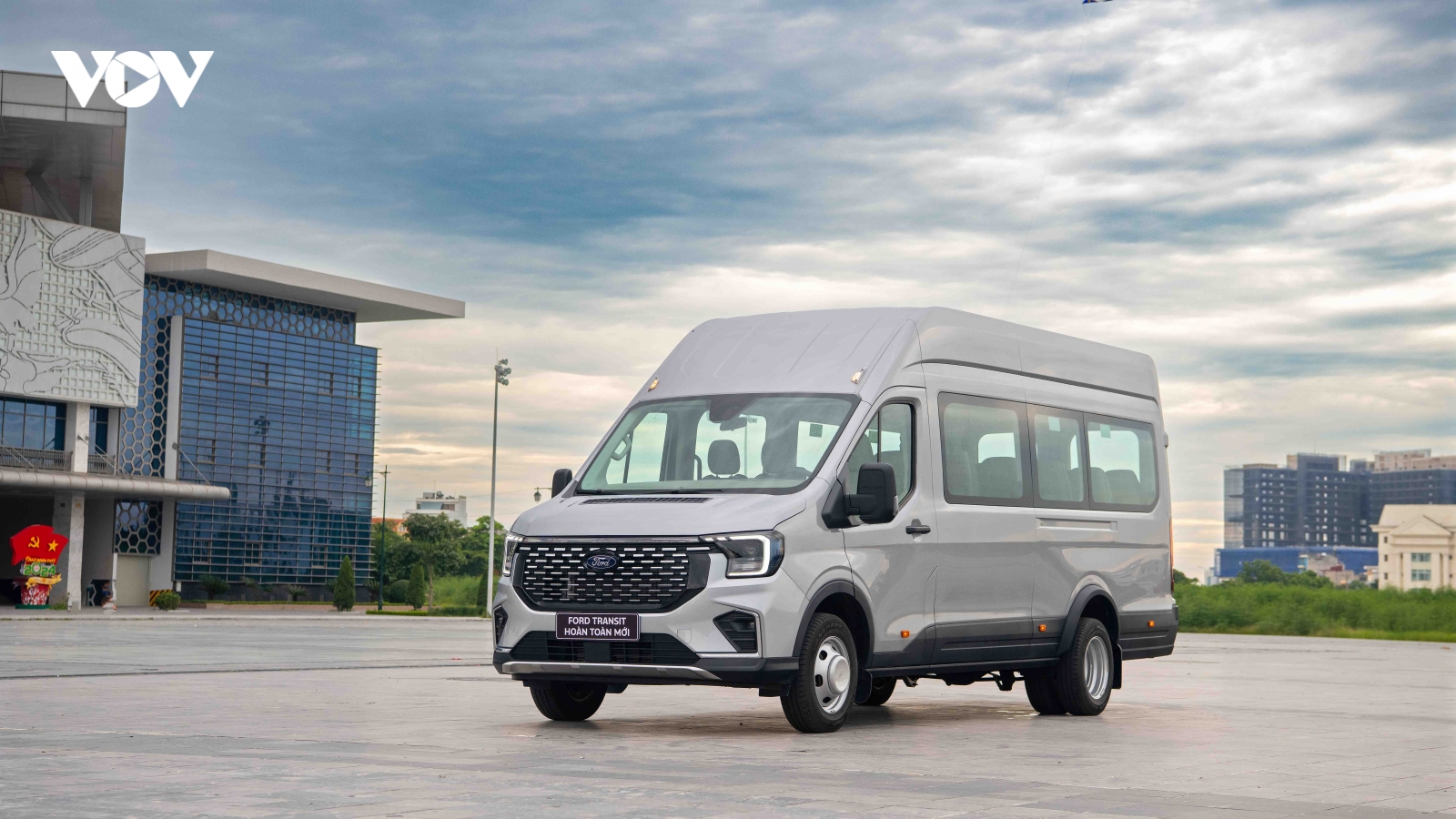 Ford Transit 2024: Nâng cấp mạnh mẽ để tiếp tục thống trị