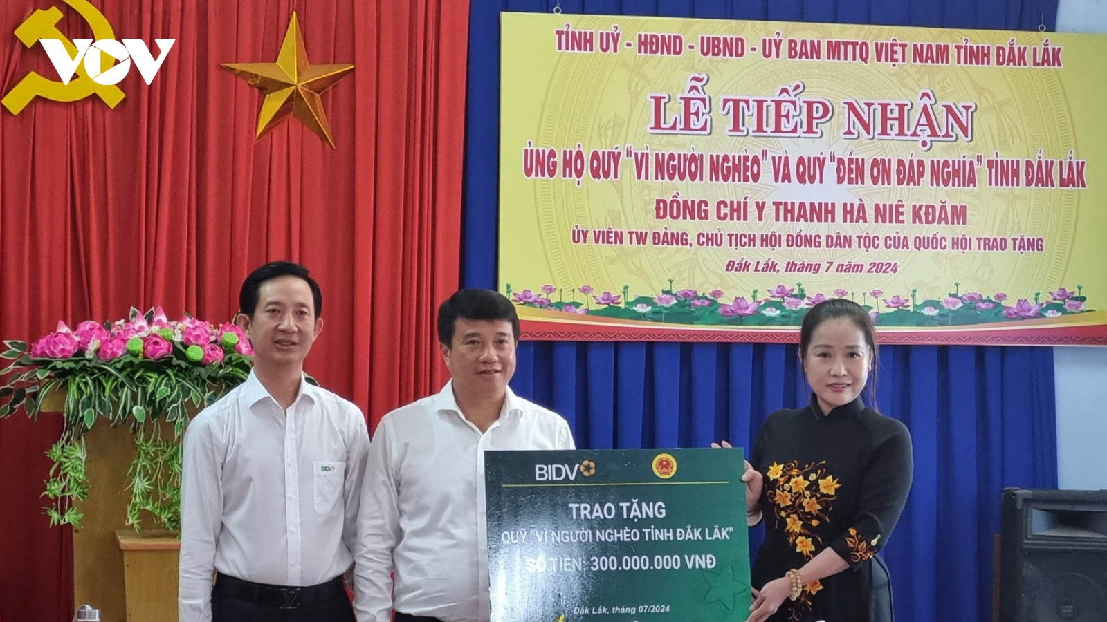 Tỉnh Đắk Lắk tiếp nhận ủng hộ Quỹ “Vì người nghèo” và “Đền ơn đáp nghĩa”