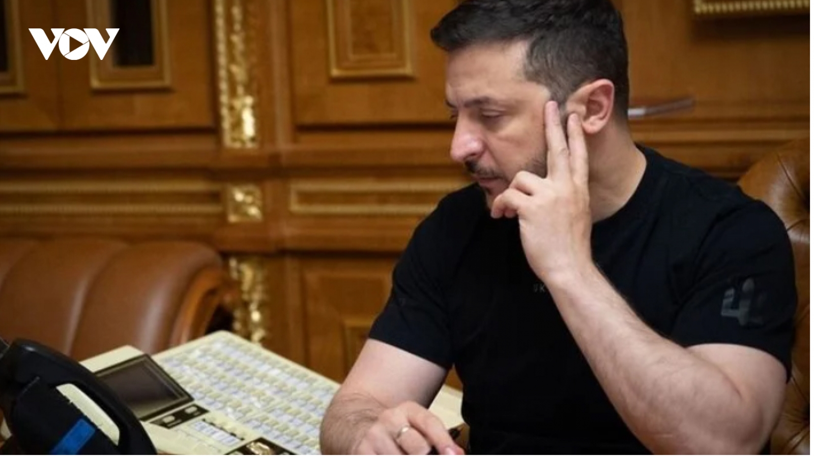 Có gì trong cuộc điện đàm giữa ông Trump và ông Zelensky?