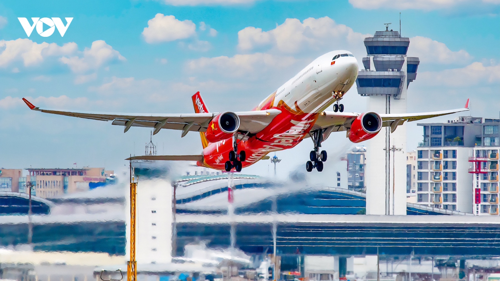 Vietjet tăng trưởng doanh thu 15% trong sáu tháng đầu năm 2024