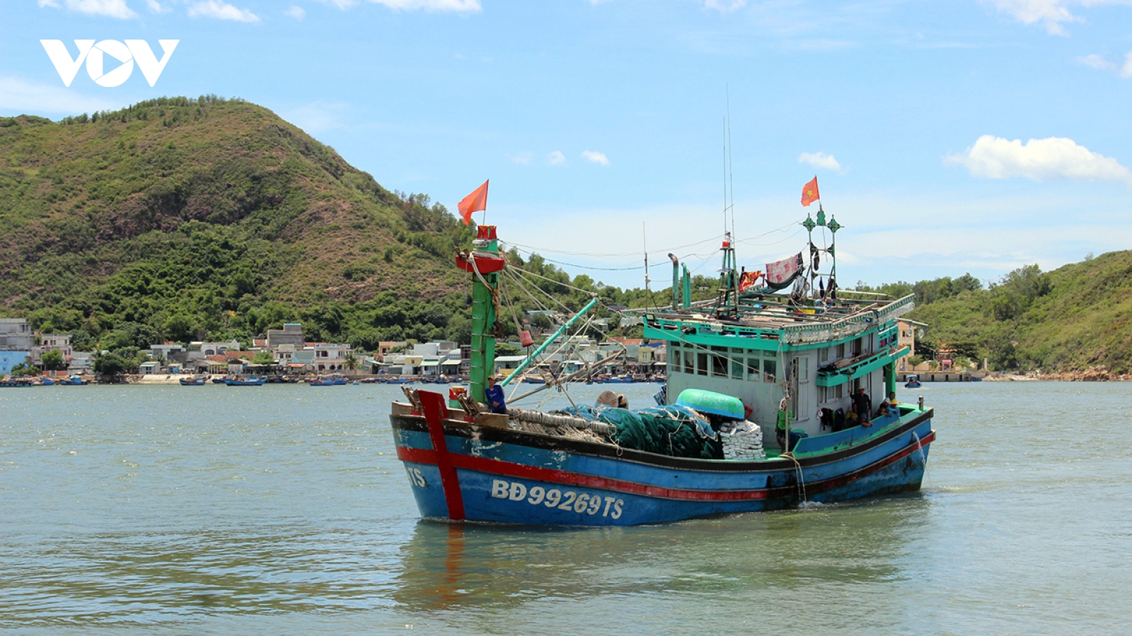 Bình Định tạm thời thu hồi giấy phép khai thác thủy sản 190 tàu cá