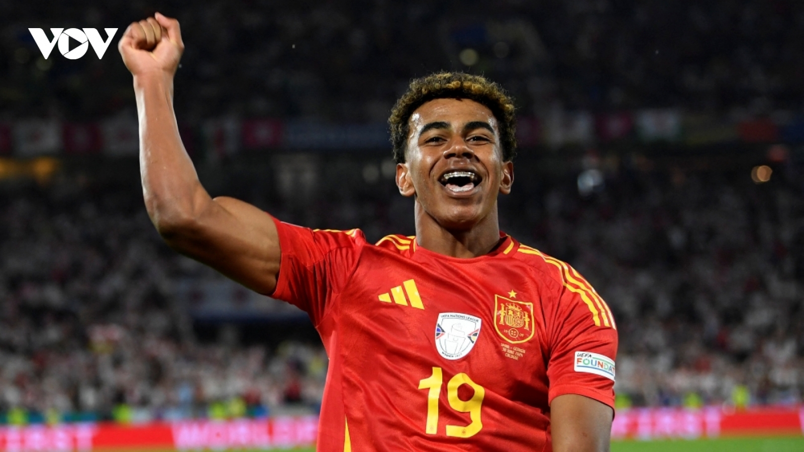 Thần đồng Lamine Yamal sánh ngang kỷ lục của Ronaldo