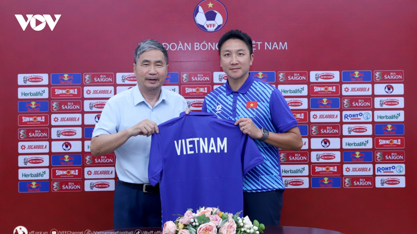 ĐT Việt Nam có sự thay đổi lớn ở ban huấn luyện