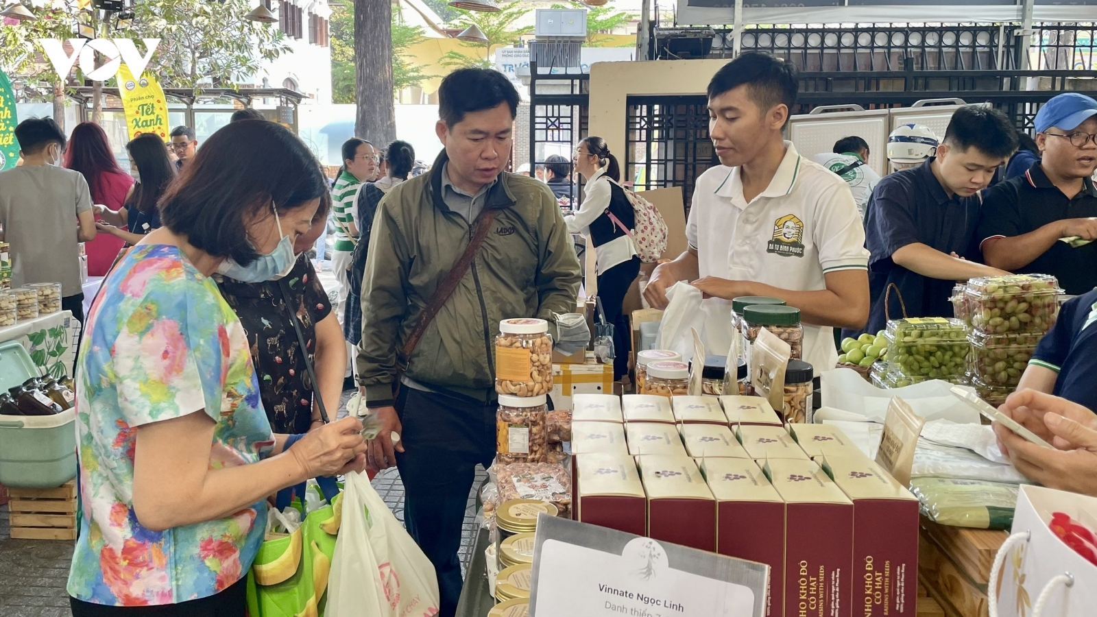 Tăng trưởng kinh tế đang chậm lại, đầu tàu TP.HCM phải tìm cách tháo gỡ