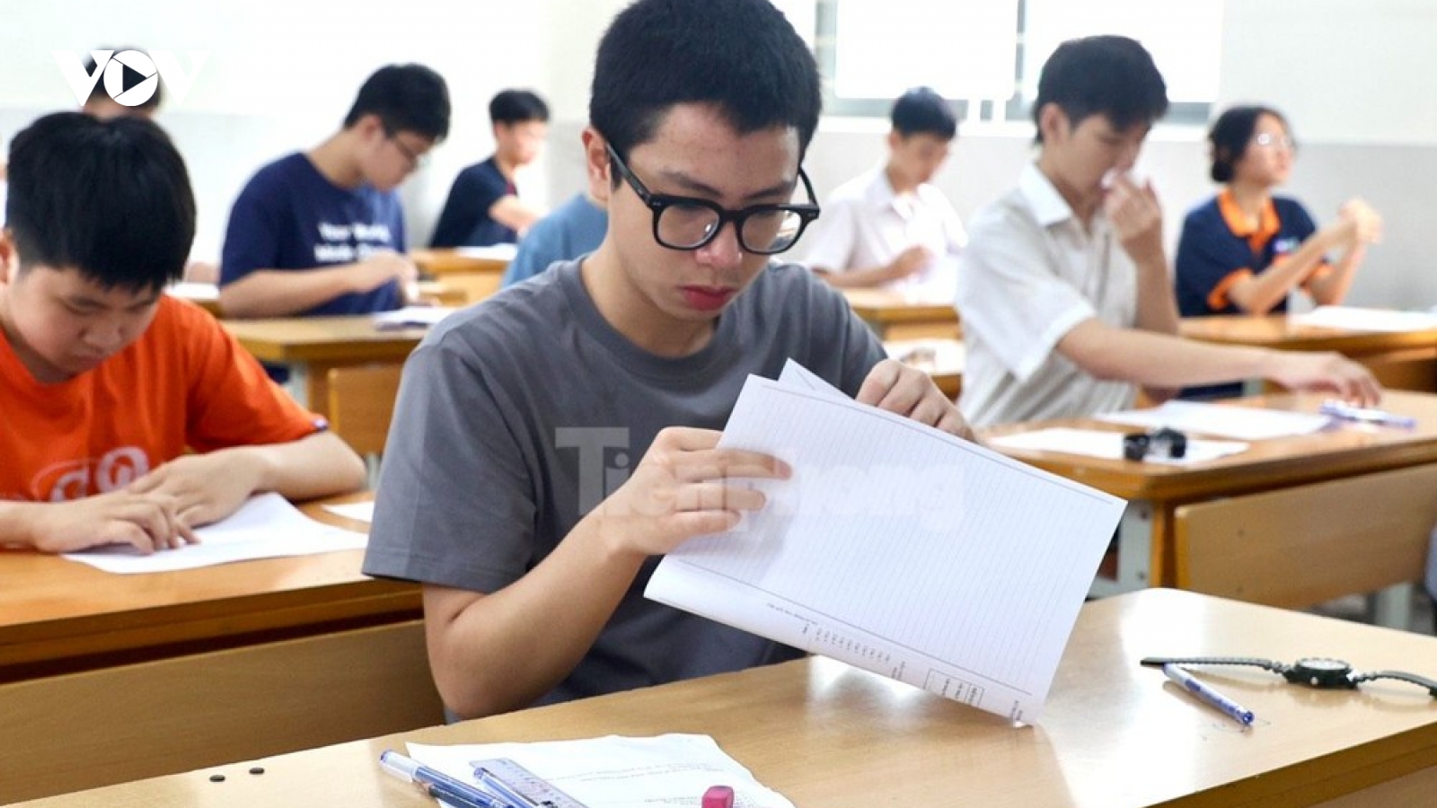 Hà Nội hoãn duyệt điểm chuẩn bổ sung tuyển sinh vào lớp 10
