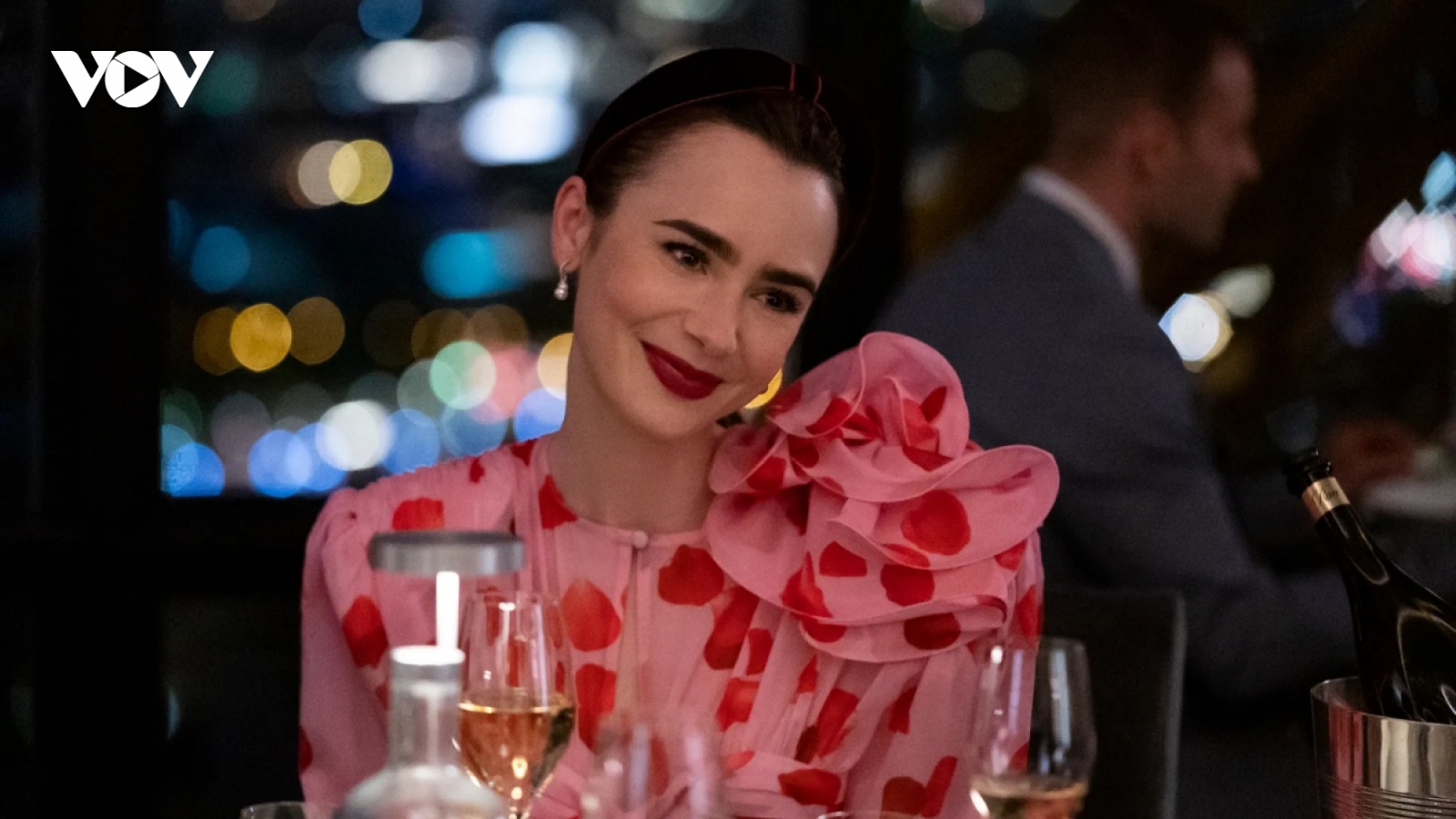 Emily in Paris mùa 4 và những bộ phim Netflix đáng xem nhất tháng 8
