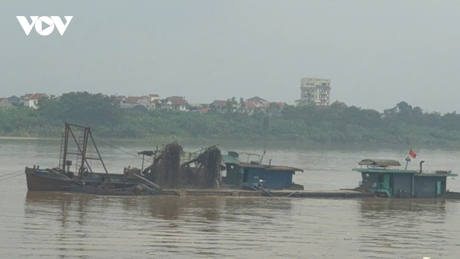 Phú Thọ yêu cầu dừng khai thác gần 30 mỏ cát trên sông Hồng và sông Đà