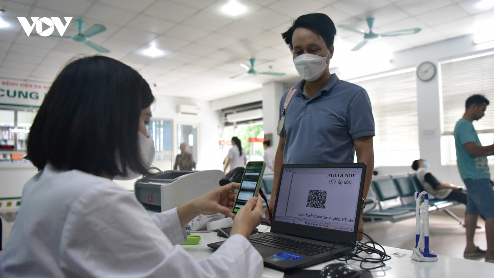 Chuyển đổi số góp phần rút ngắn quy trình khám chữa bệnh