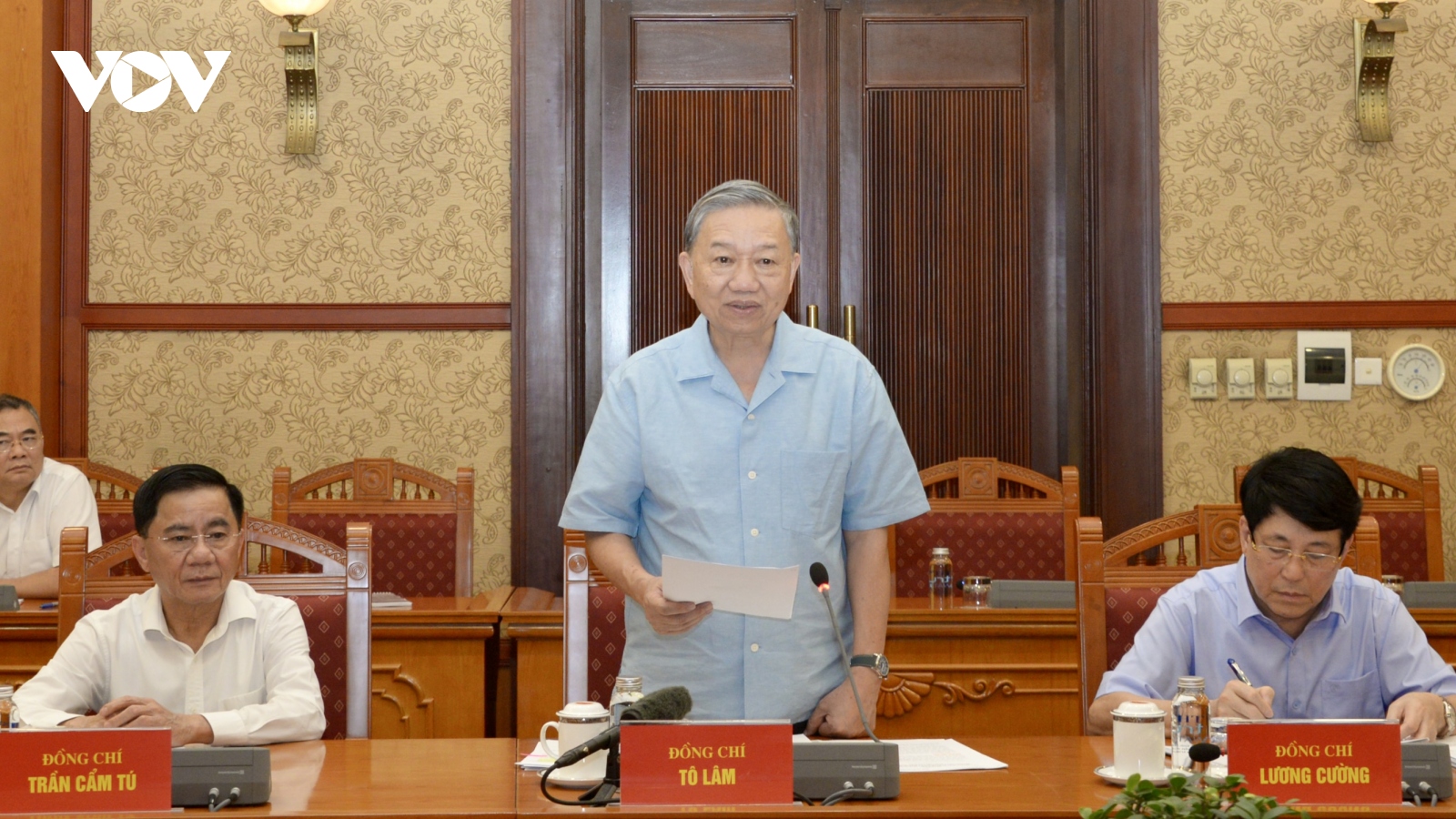 "Văn kiện phải đảm bảo kết tinh toàn bộ tinh hoa, giá trị quá khứ hiện tại và tương lai"