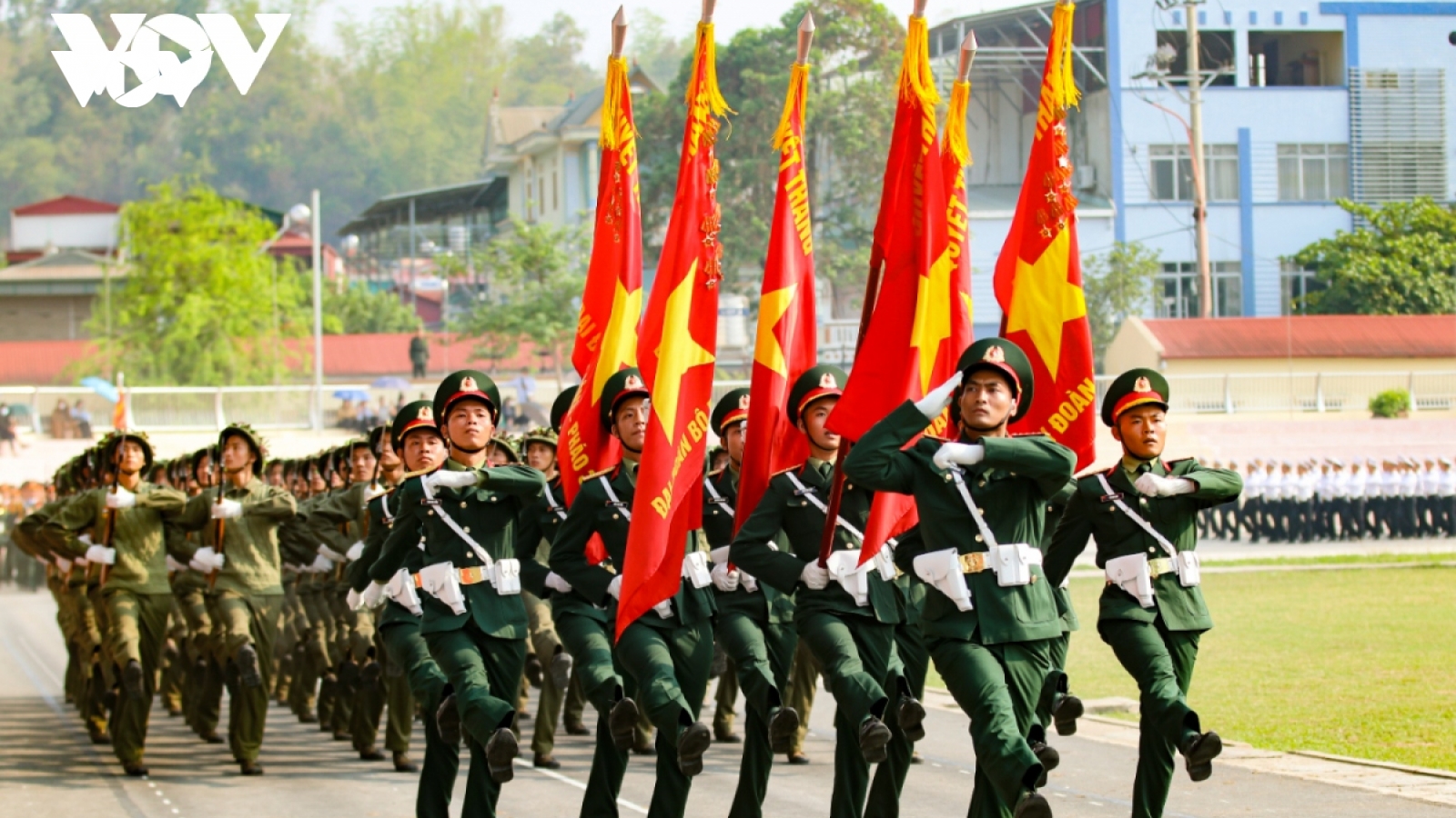 Quân đội luôn dựa vào dân, sống trong lòng nhân dân
