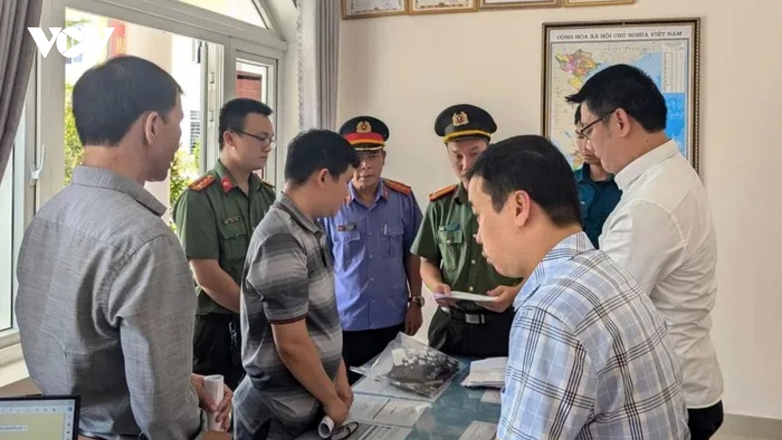 Bắt Phó Chánh Văn phòng UBND tỉnh Quảng Trị