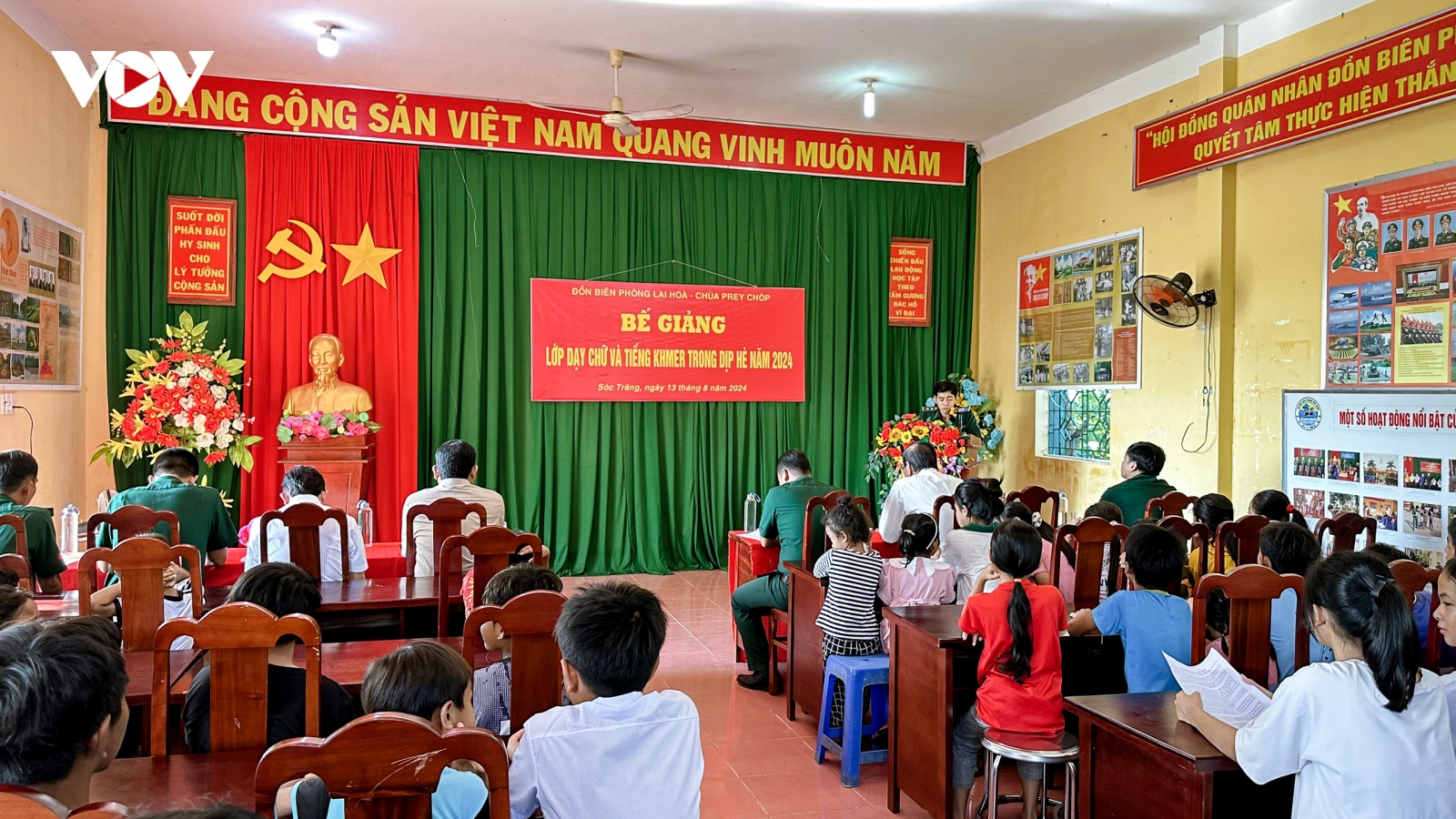 Bế giảng lớp dạy chữ và tiếng Khmer cho học sinh khu vực biên giới biển