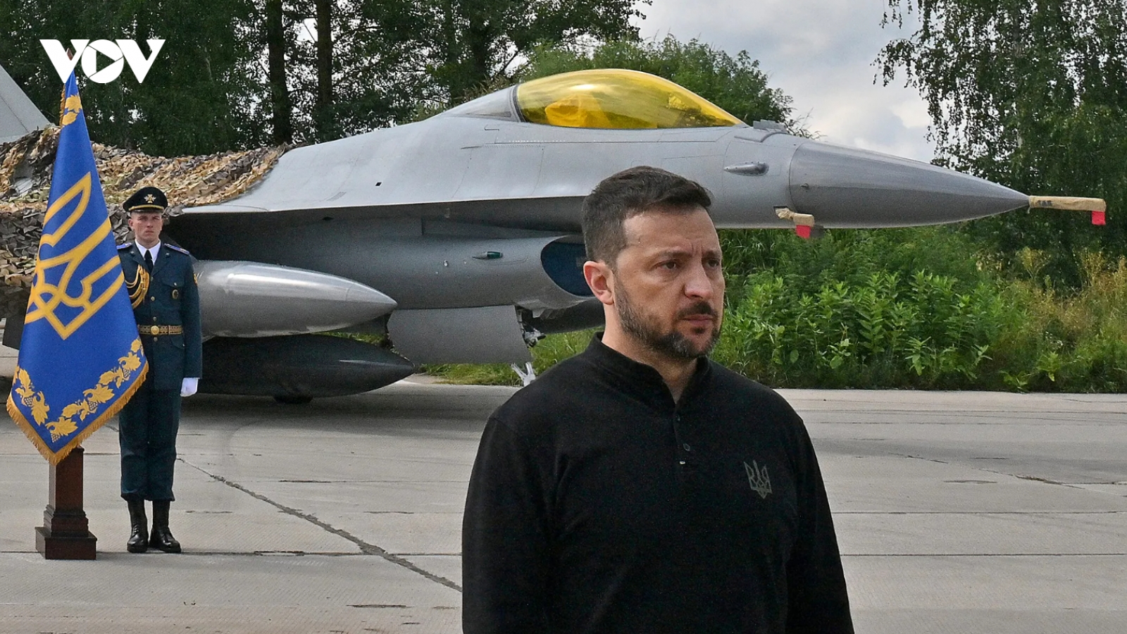 Tổng thống Ukraine cách chức tư lệnh không quân sau vụ rơi tiêm kích F-16