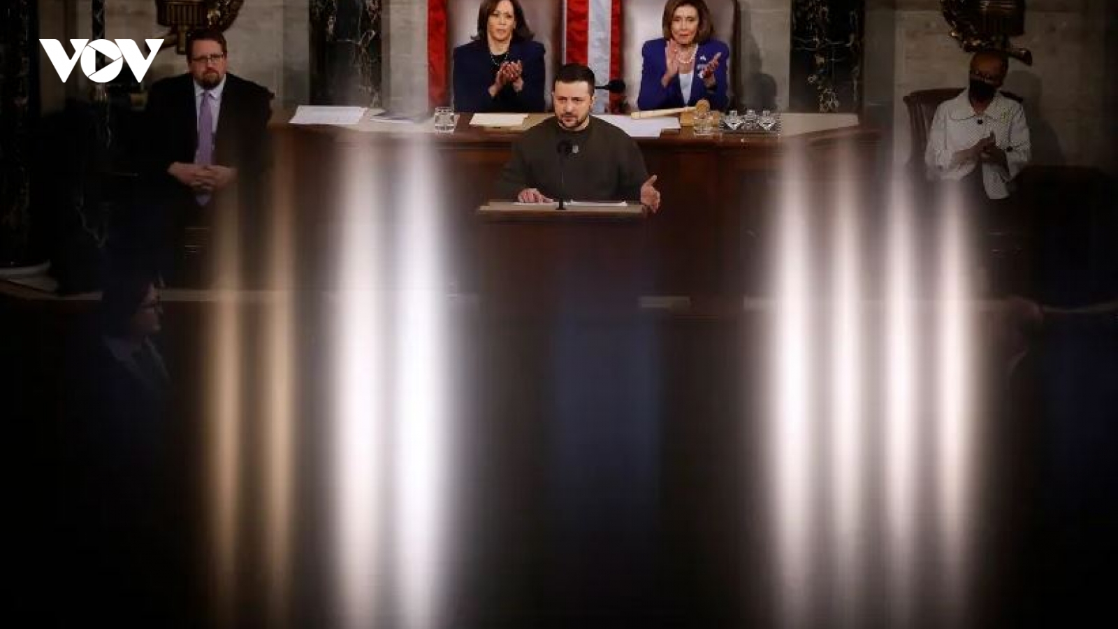 Mối quan hệ giữa bà Harris với ông Zelensky và lập trường về Ukraine
