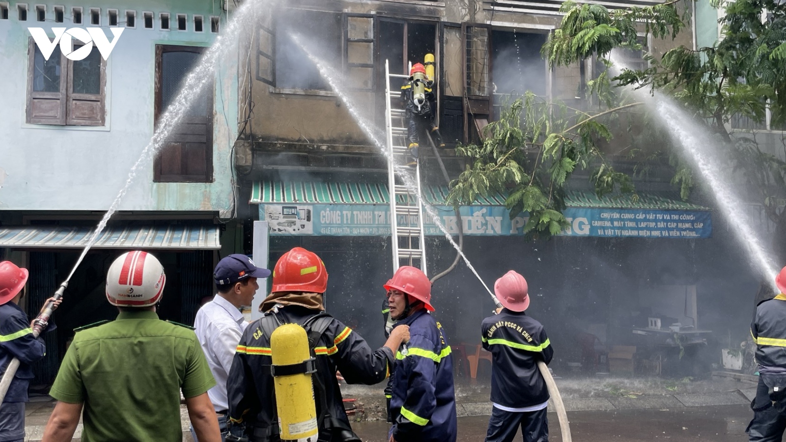 Cháy nhà ở thành phố Qui Nhơn, Bình Định thiêu rụi nhiều tài sản