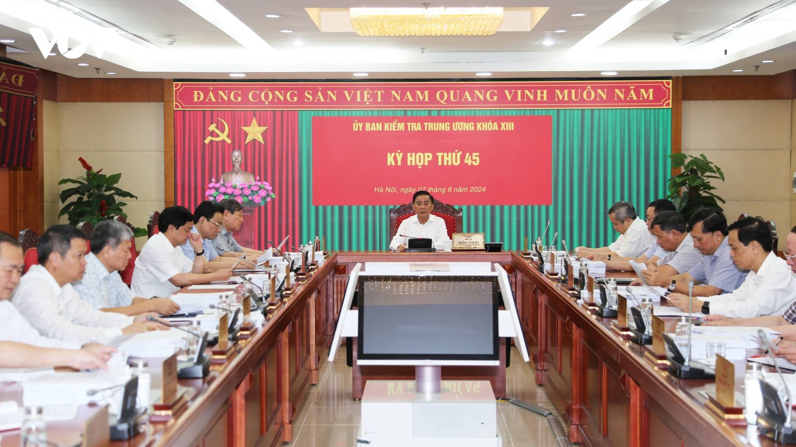 Ủy ban Kiểm tra Trung ương kỷ luật và đề nghị kỷ luật nhiều cán bộ