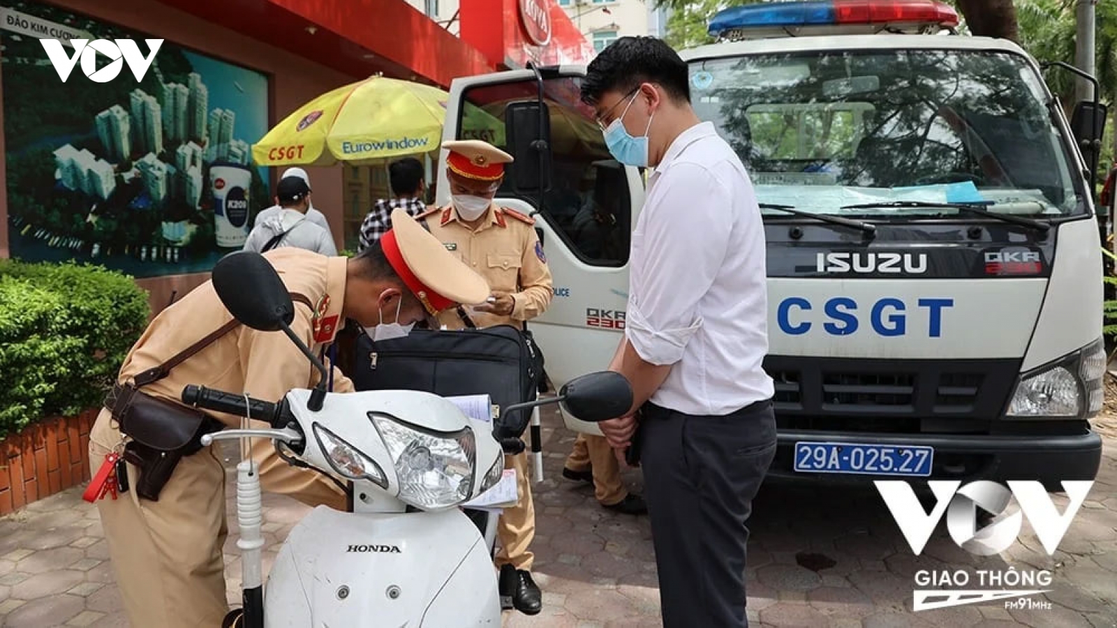Phục hồi điểm bằng lái sau 1 năm không vi phạm, tài xế đáp ứng được không?