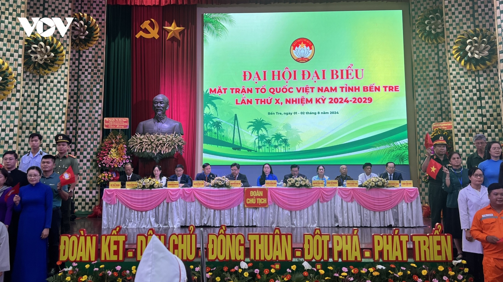 Bà Nguyễn Thị Hồng Nhung tái cử Chủ tịch Uỷ ban MTTQ Việt Nam tỉnh Bến Tre