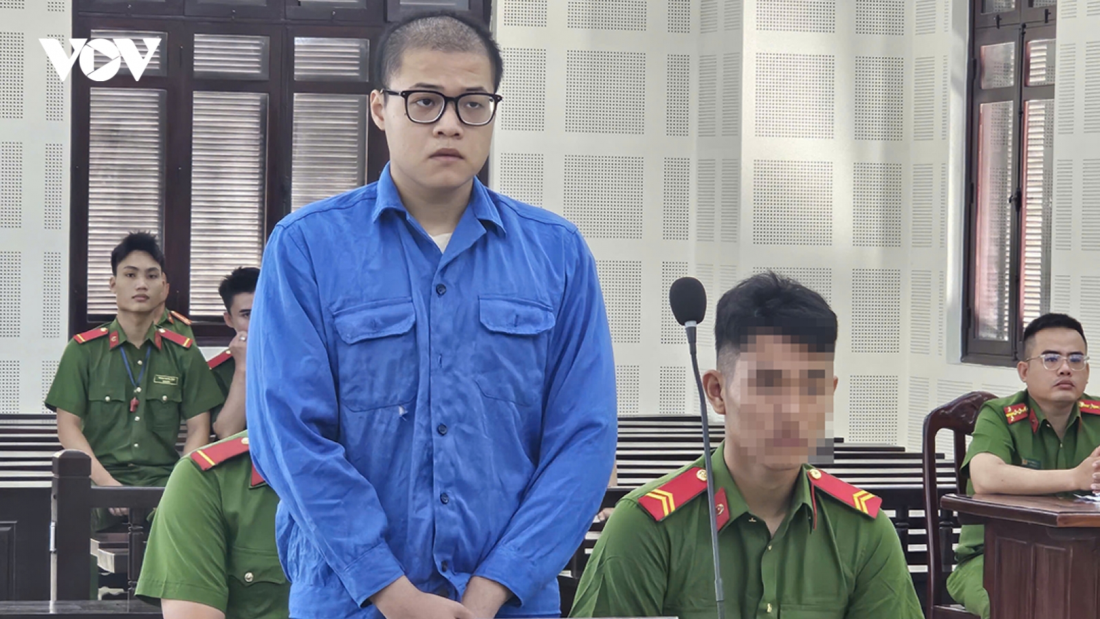 Dùng vỏ chai bia đâm bạn nhậu tử vong, lĩnh án 11 năm tù