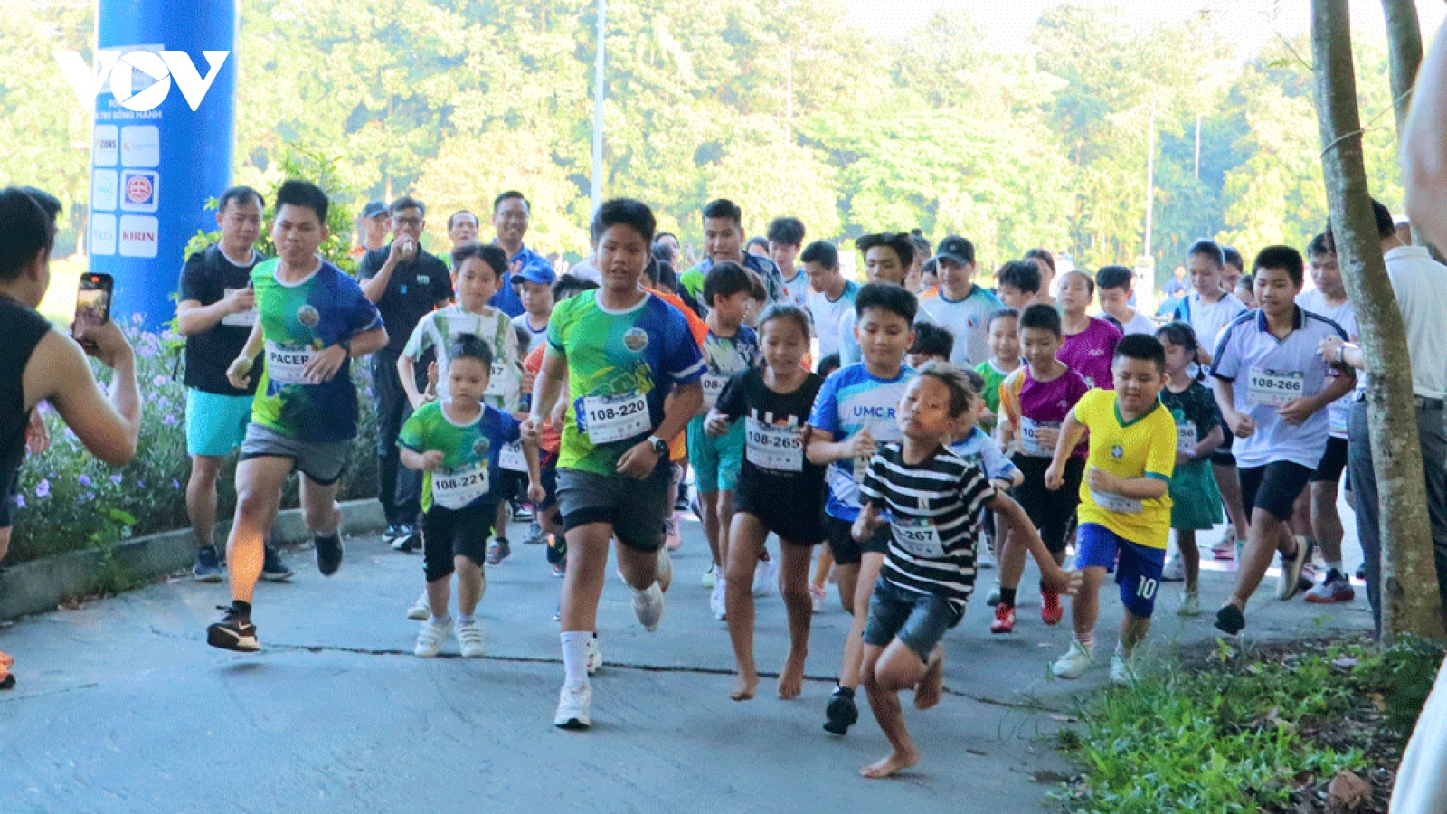 Giải chạy vì cộng đồng: 500 trái tim đồng lòng vì tương lai con công nhân khó khăn