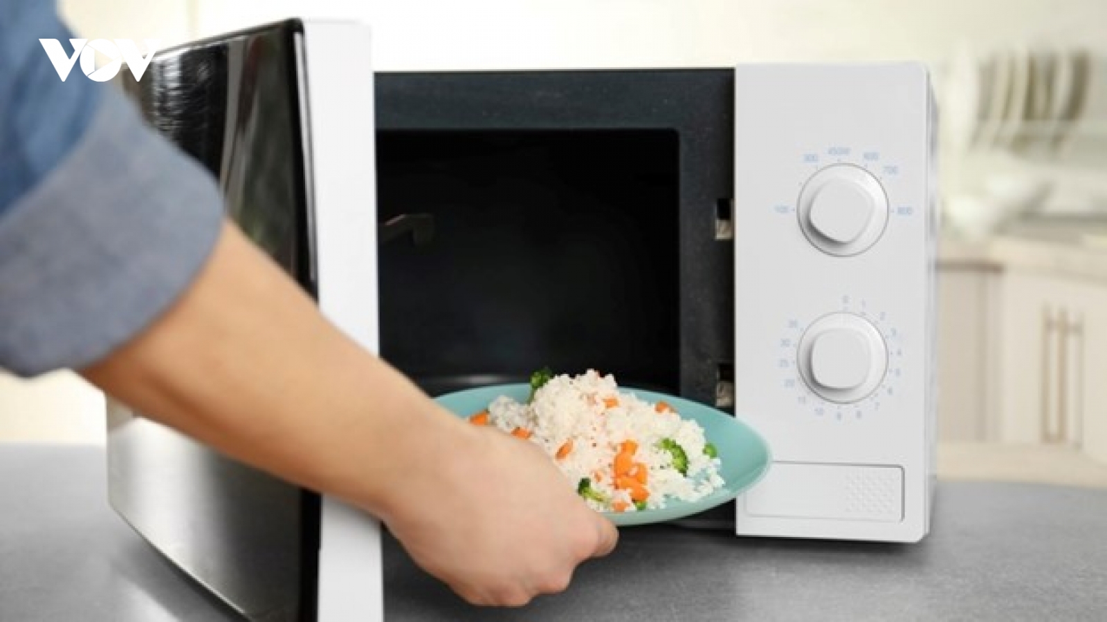 Hâm nóng lại những thực phẩm này, nhiều người đang tự mang bệnh vào mình