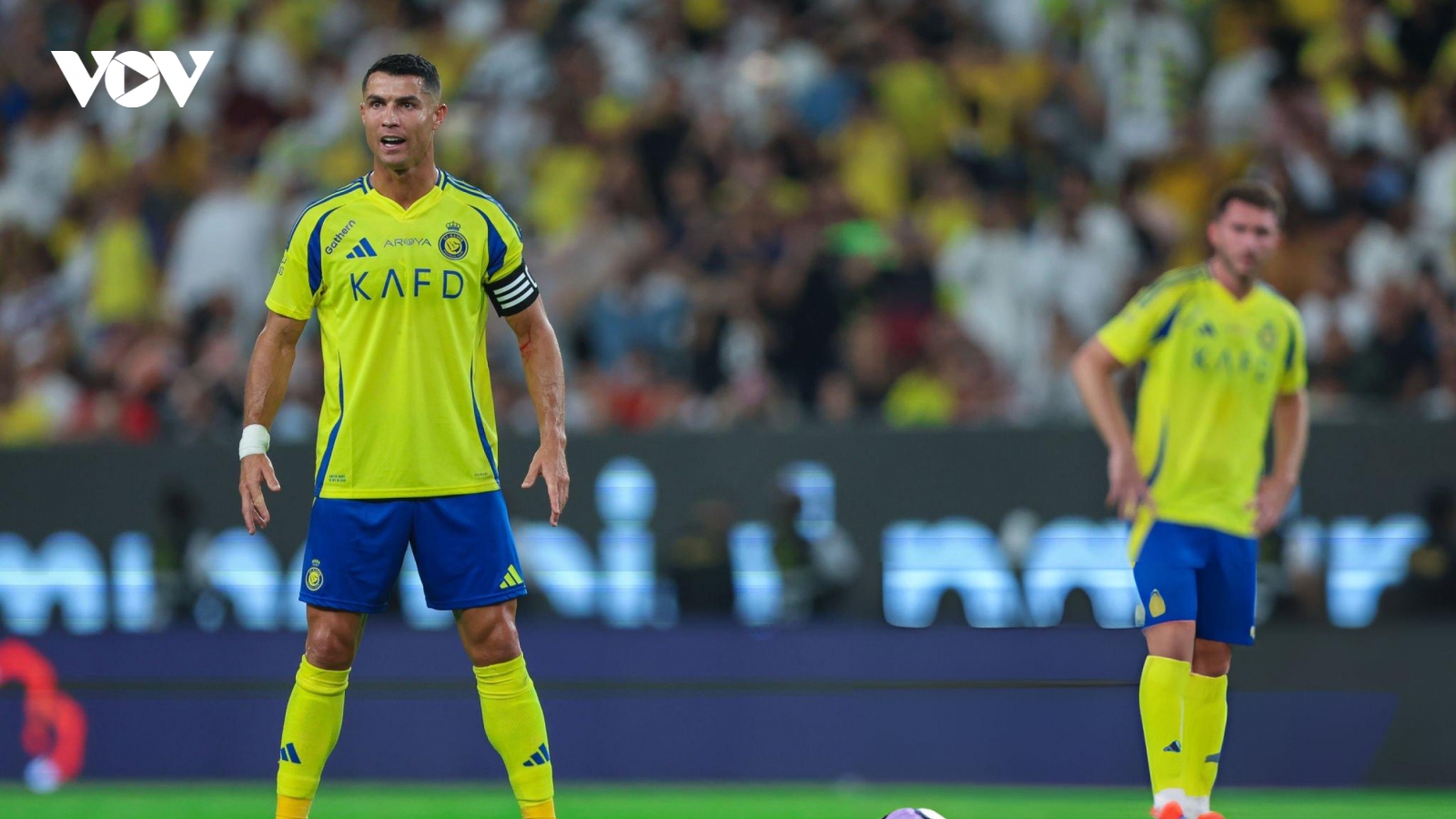 Ronaldo tiến sát cột mốc khó tin trong sự nghiệp