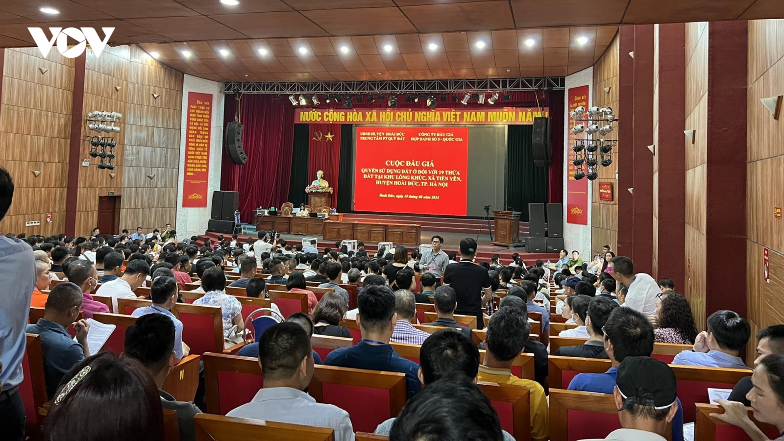 Đấu giá đất ngoại thành Hà Nội lại “nóng” khi 700 bộ hồ sơ đấu 19 lô đất