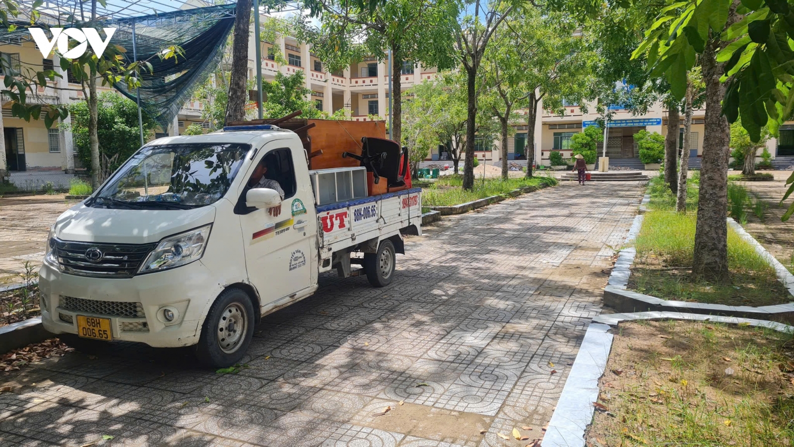 Hiệu trưởng ở Kiên Giang “tự ý” chuyển trường gây xáo trộn trước năm học mới