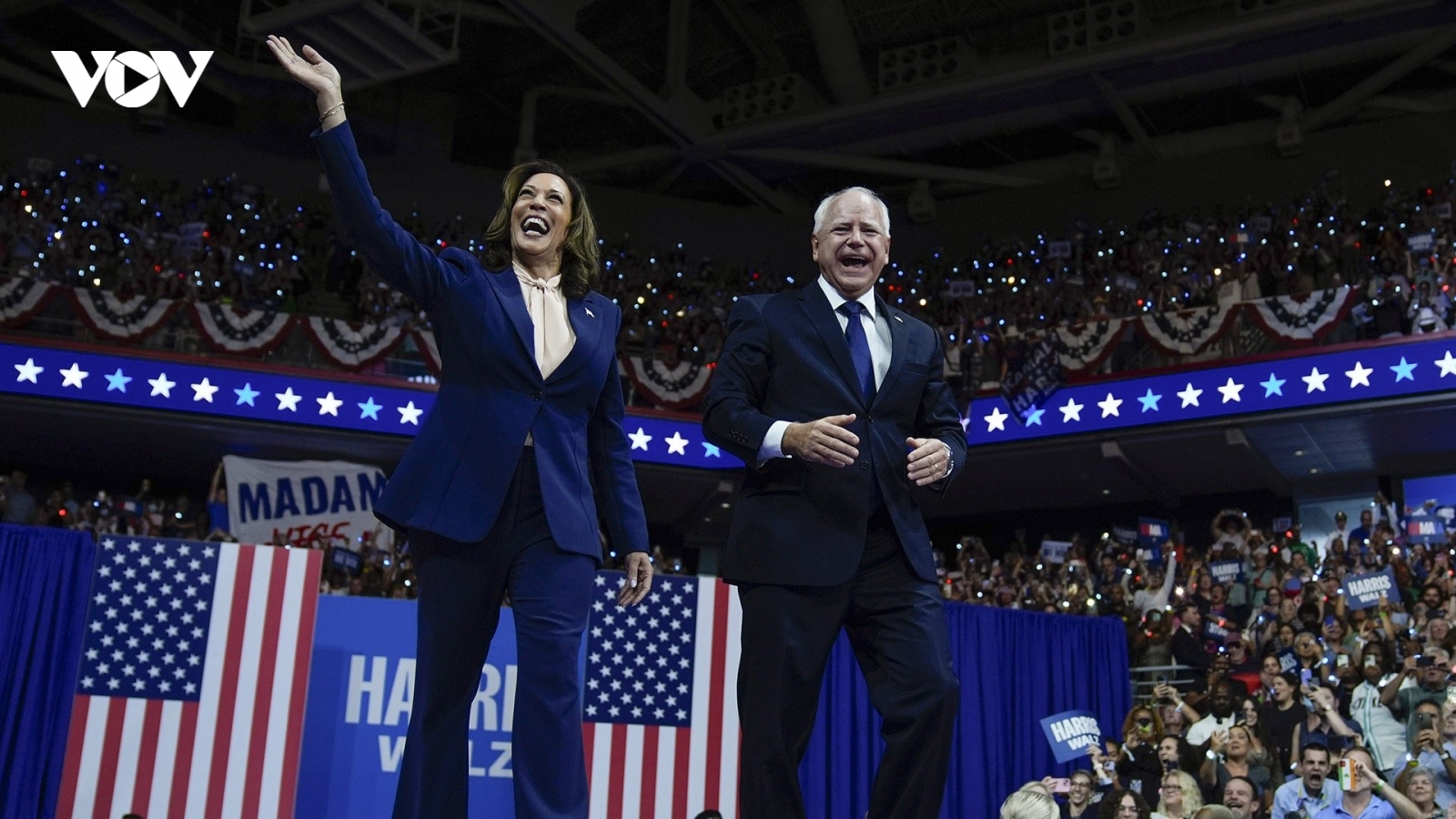 Kamala Harris-Tim Walz: Liên danh tranh cử “bình dân” nhất trong nửa thế kỷ qua