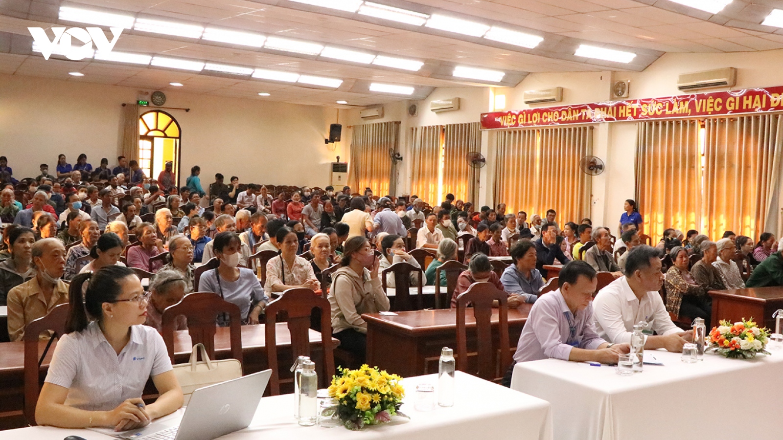 Đà Nẵng hỗ trợ người nghèo chuyển đổi điện thoại 2G sang 4G