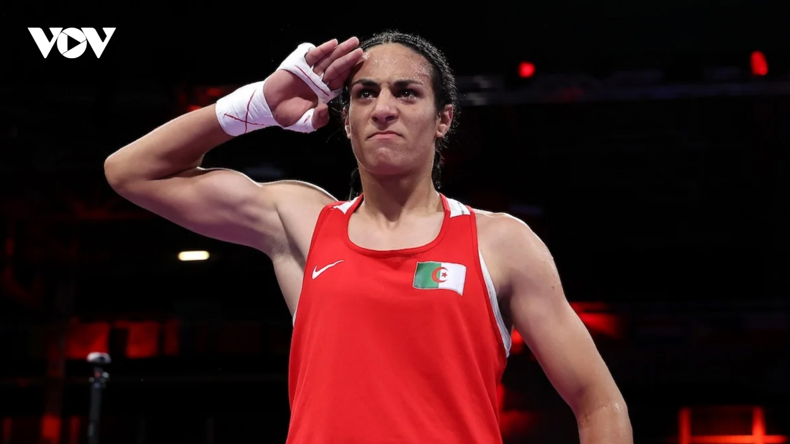 Nữ võ sĩ gây tranh cãi giới tính làm nên lịch sử với tấm HCV Olympic